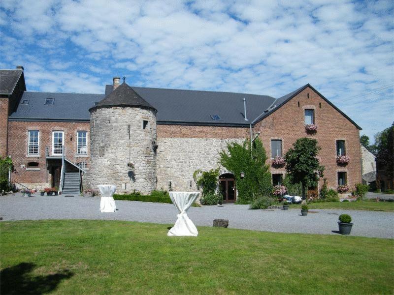Отель La Vieille Tour Отон Экстерьер фото